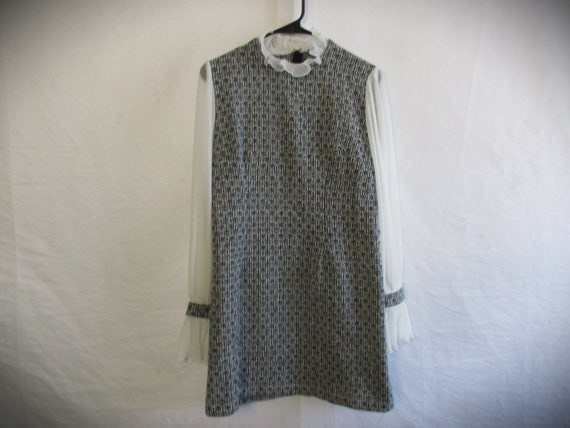 Size M - A-Line Style Dress Black/White Long Slee… - image 1