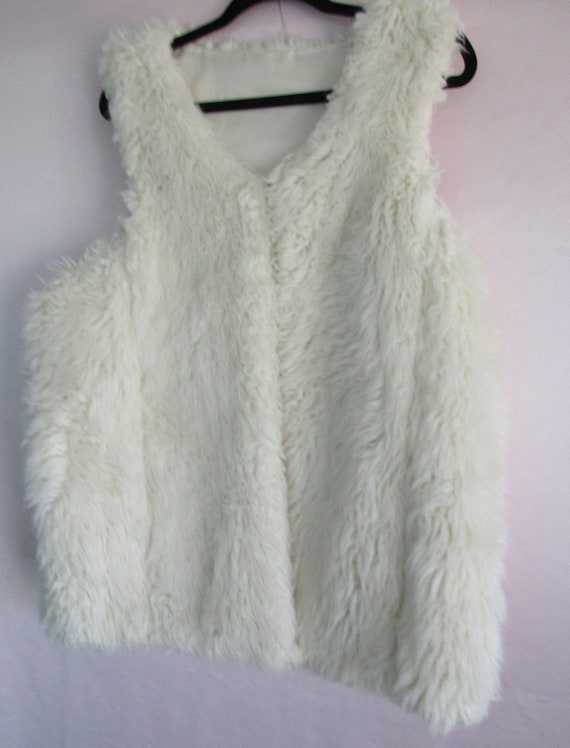 FAUX WHITE FUR Retro/Vintage Sherpa Style 60s/70s… - image 3