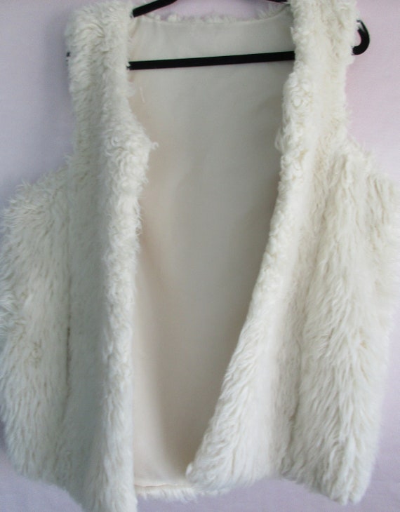 FAUX WHITE FUR Retro/Vintage Sherpa Style 60s/70s… - image 7