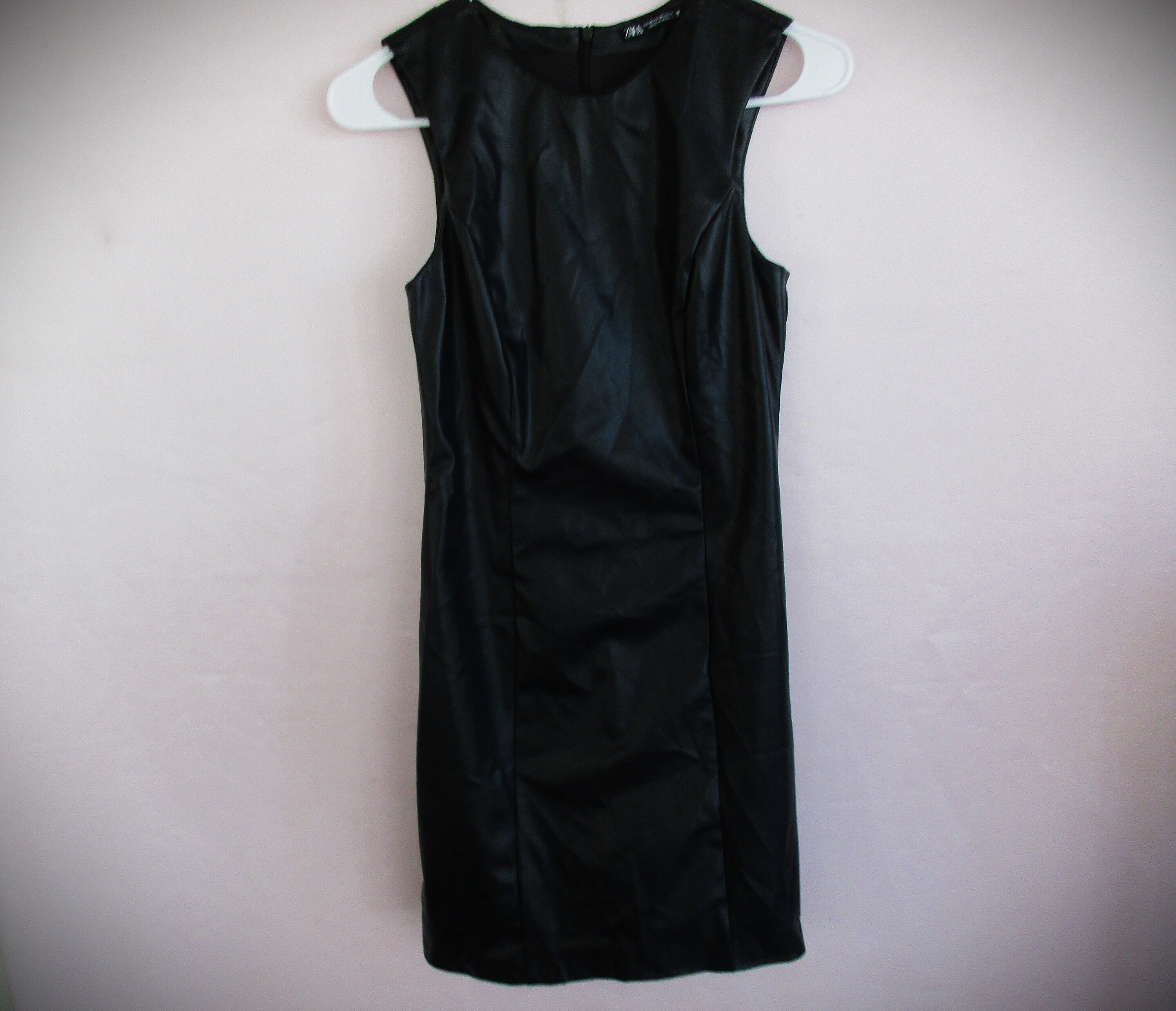 Robe chasuble noire en similicuir ZARA des annees 60 70 Style des annees 80 des annees 90 Y2K Mod gothique grunge boheme hippie rocker hipster minimaliste decontracte retro Etsy France