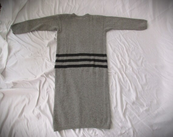 ADRIENNE VITTADINI PETITES Vintage Gray Soft Swea… - image 4