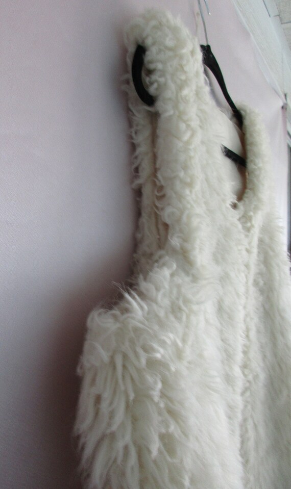 FAUX WHITE FUR Retro/Vintage Sherpa Style 60s/70s… - image 9