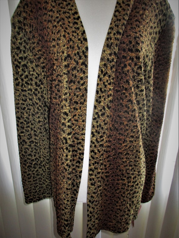 Size LARGE Leopard Animal Print Never Worn! Made … - image 9