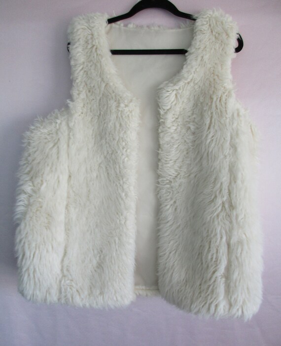 FAUX WHITE FUR Retro/Vintage Sherpa Style 60s/70s… - image 8