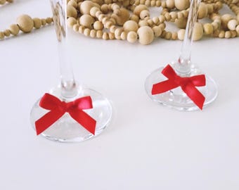 Christmas Red Bow Wine Charm with faux pearl beads for New Year Table Setting Drink Wedding Work Party Classic Xmas Christmas in July