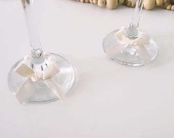 Ivory Mini Bow Wine Charm Ribbon Decor for Bridal Shower, Bachelorette Party, Wedding, Events, Coquette Hostess Gift, Wedding Favour