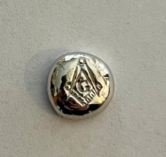 2.5 g PLATINUM bar 9995 fine Free Mason. Pure Solid PLATINUM 99.95%. Masonic PLATINUM 2.5 gram bar.