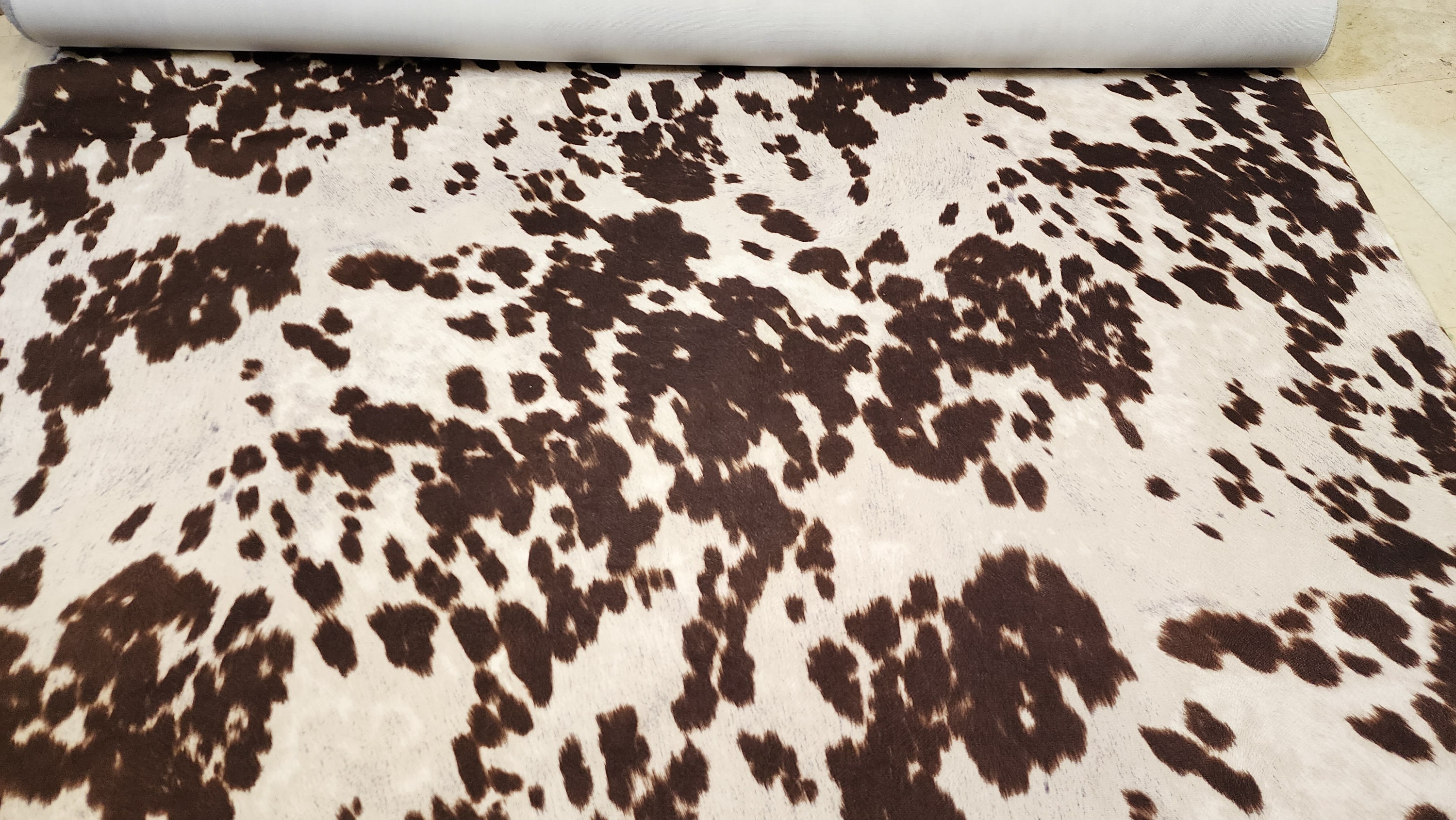 Tela de tapicería marrón con estampado de vaca de 55 pulgadas de ancho, se vende cortada a medida