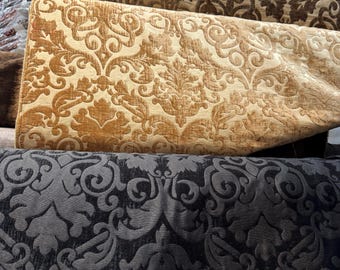 Tecido Chenille para Estofamento, Veludo Chenille Damasco Burnout, Jacquard Damasco, 137 cm de largura, cor Preto/Preto, vendido por metro em peças contínuas.
