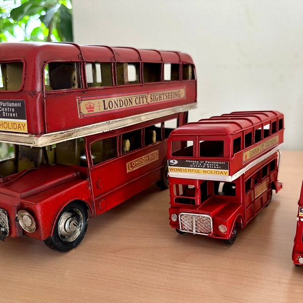 Vintage Londres bus à impériale, bus rouge rétro, visite de la ville, ornement en métal antique