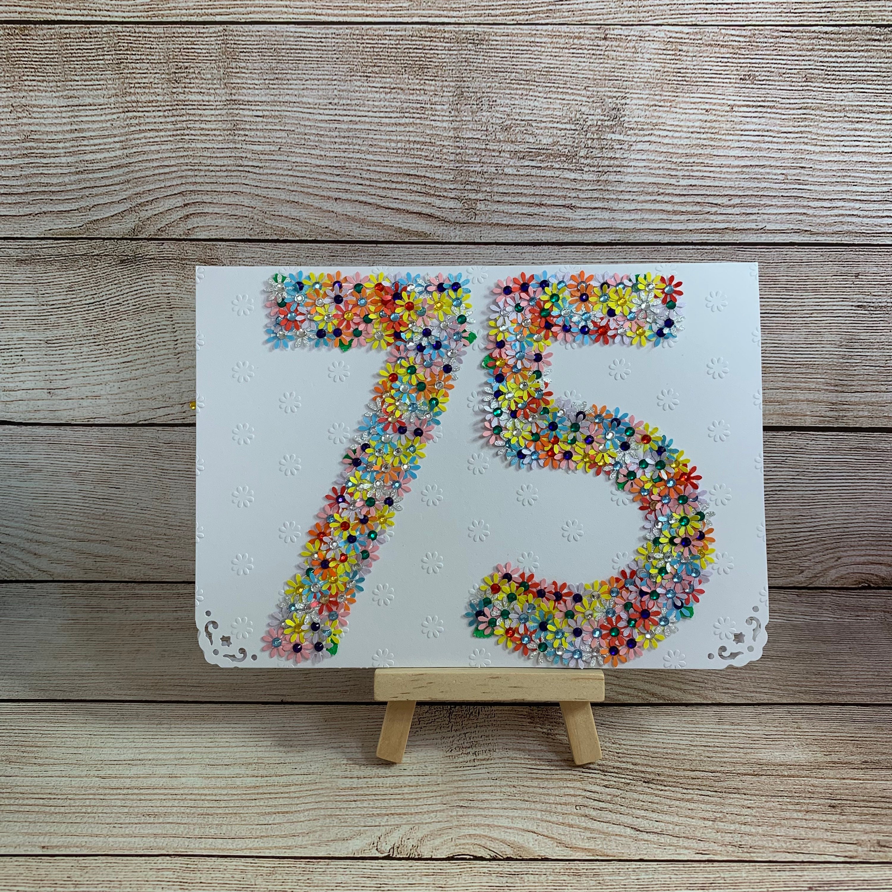 Hecho a mano / Tarjeta floral de 75 años / Tarjeta de cumpleaños 75 / Tarjeta feliz 75 / Tarjeta de cualquier edad / Personalizada / Colorida / Flores / Bonita / Linda