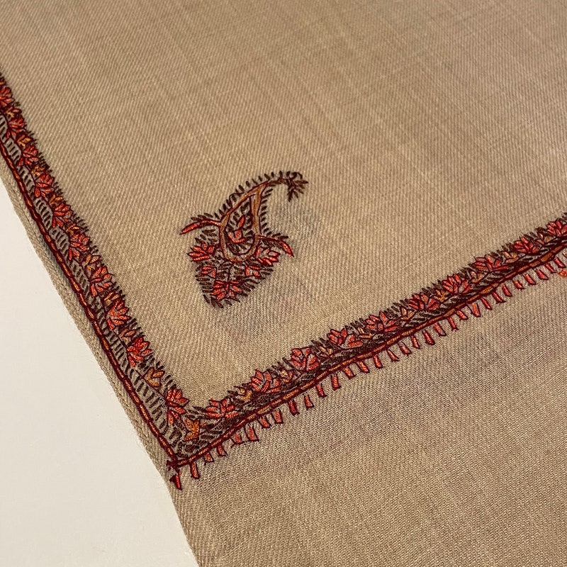 wrapping a pashmina shawl
