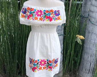 Embroidered Country Girl Dress/ Vestido  Campesina Bordado