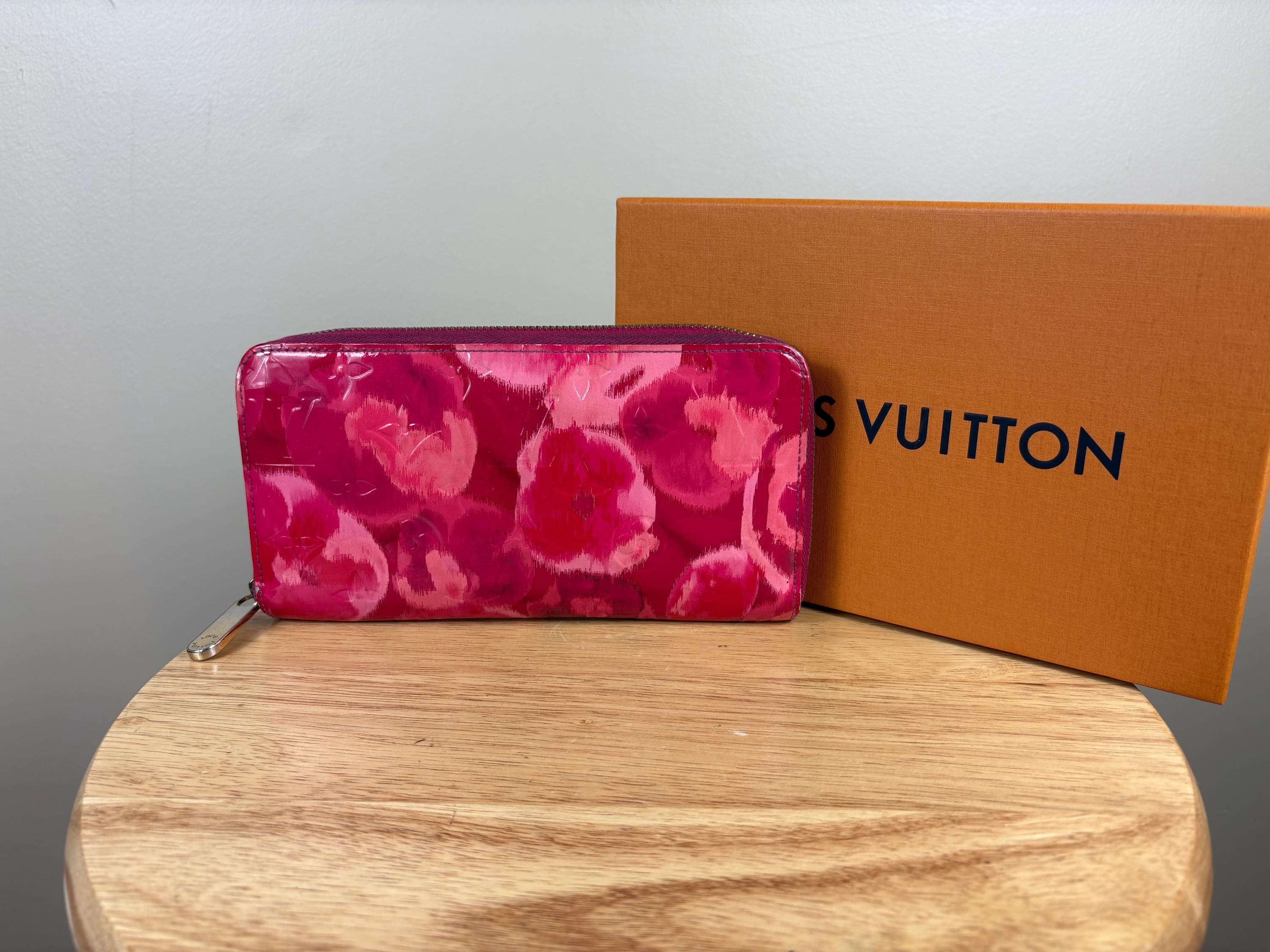 LOUIS VUITTON バーガンディ 花刺繍 生地 LOUIS VUITTON バーガンディ