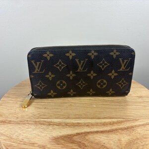 Cartera organizadora de viaje auténtica Louis Vuitton Monogram Zippy con cremallera alrededor