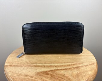 Authentic Louis Vuitton Black Epi Zippy Zip Around Wallet