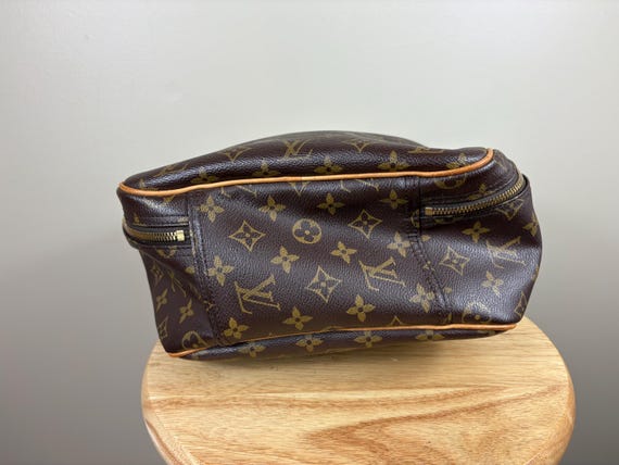 Authentic Louis Vuitton Excursion Hand Bag Monogr… - image 5