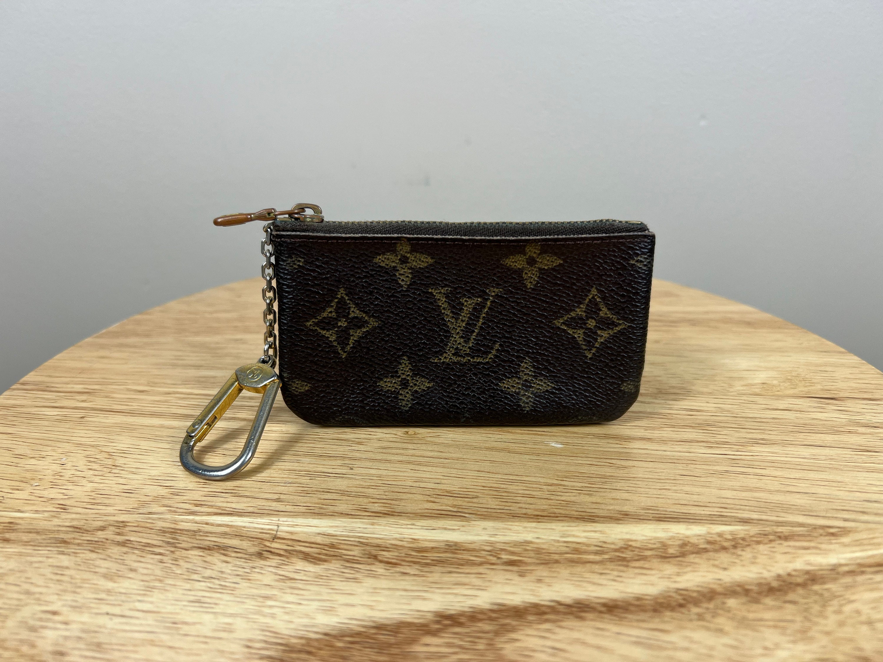 Authentic Louis Vuitton Monogram Vernis Red Key Bag 3-fold 