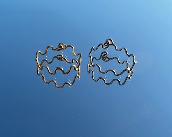 Pretty Wavy Rings Gold or Silver Color Metal