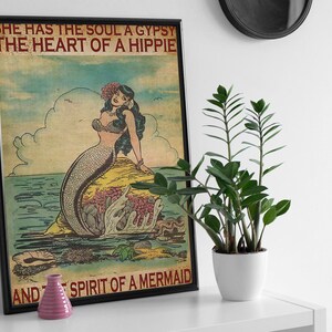 Espíritu de un cartel vertical de sirena, cartel de sirena, sirena en el océano que tiene el alma de un cartel gitano, cartel de papel sin marco