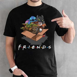 Baby Yoda Gizmo Groot Stitch e maglietta classica sdentata, Yoda Stitch sdentato in una scatola camicia regalo divertente per uomini donne giovani magliette giovanili