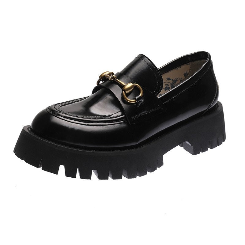CASEY ~ Black Chunky Platform Loafers met Chain+Bee Schoenen damesschoenen Instappers Loafers vegan 