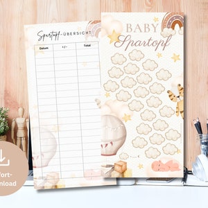 Puede incluir: Gráfico de ahorros para bebés imprimible con una linda ilustración de un globo aerostático, nubes, estrellas y un bebé durmiendo. El gráfico incluye una sección para la fecha, la cantidad y el total. El texto "Baby Spartopf" está escrito en una fuente decorativa.