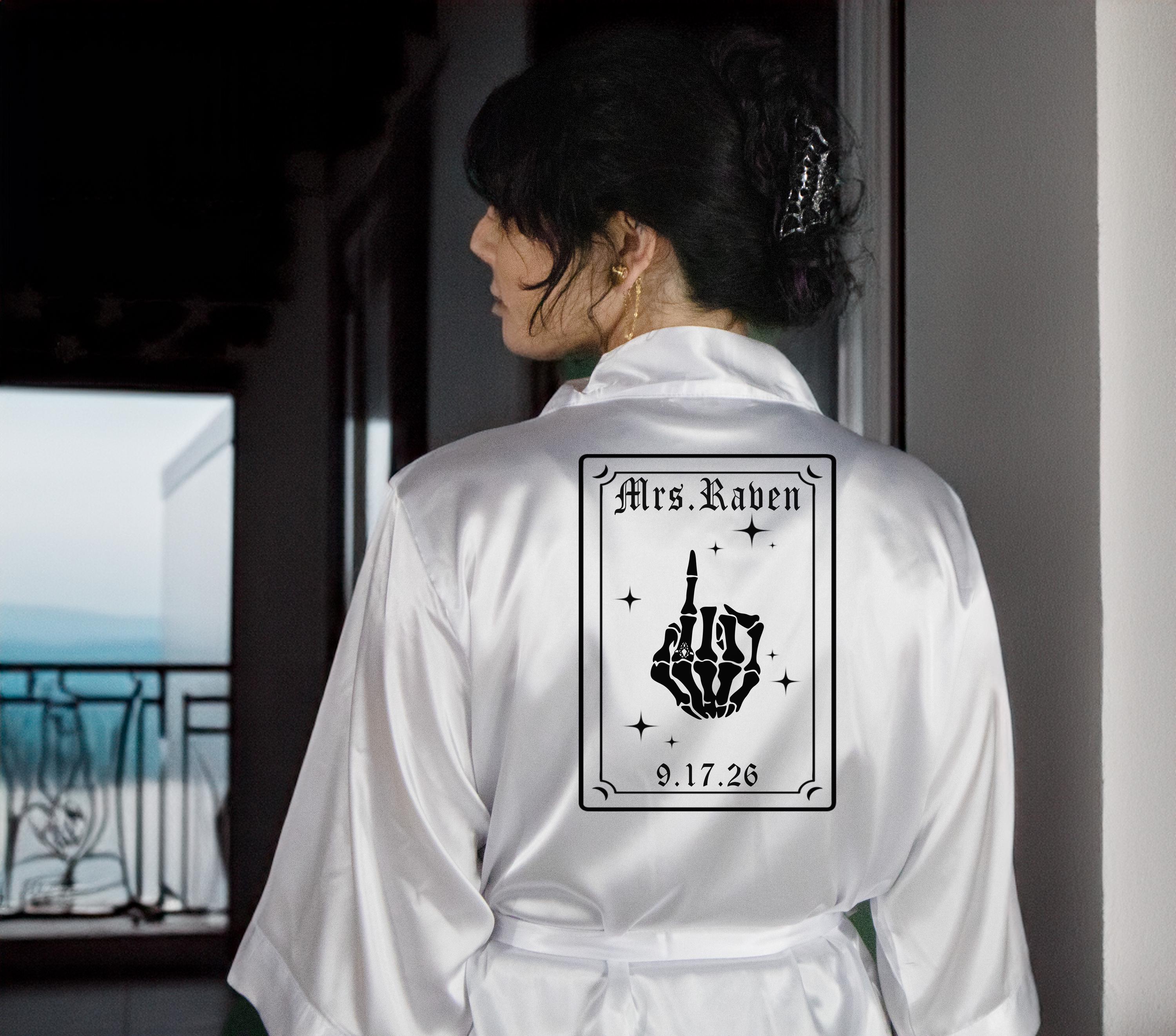 Bride Getting Ready Tarot Card Robe, Maid of Honor robe, Witch Bridal Party Robe, Gothic Wedding Décor, bridesmaids robes, Plus Size Robes