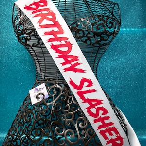 Ceinture de fan Slasher d'anniversaire, ceinture de coven d'anniversaire, ceinture de la reine des cris d'anniversaire, ceinture de fête gothique, ceinture personnalisée gothique