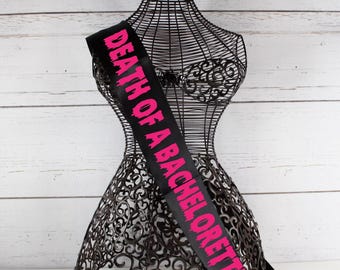 Faja de despedida de soltera, faja de despedida de soltera, faja de despedida de soltera, faja gótica para fiesta nupcial, faja gótica personalizada, decoración de boda de Halloween