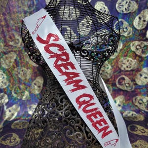 La reine de la crie, la dernière fille, accessoire écharpe pour costume d'Halloween, écharpe de soirée gothique, écharpe gothique personnalisée, écharpe emo, future ceinture