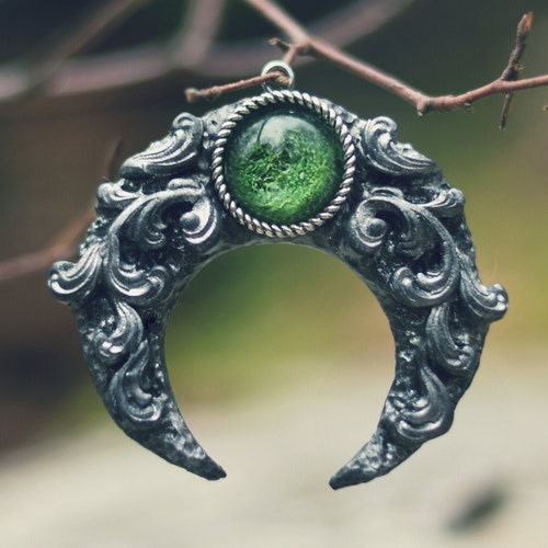 Green Witch Necklace Wicca Moon Jewelry Earth Element Etsy