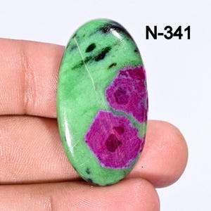 Ruby zoisiet cabochon – natuurlijke ovale edelsteen voor het maken van sieraden