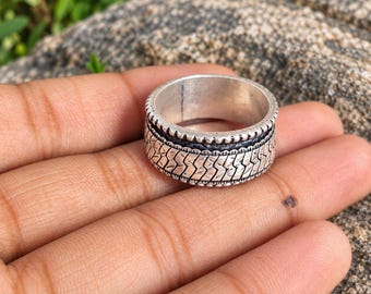 Anillo giratorio de espiga hecho a mano en plata de ley 925, banda bohemia oxidada.