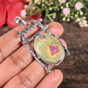Colgante de rubí fucsita natural en plata de ley / Collar redondo con piedra preciosa verde para regalo