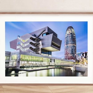 Museo del Diseño de Barcelona y Torre Agbar de noche - IMPRESIÓN DIGITAL, Fotografía mural imprimible