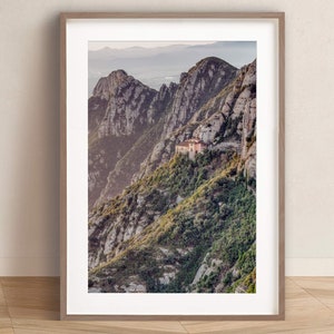 Impressão das montanhas de Montserrat: Santa Cova e La Moreneta - Paisagem da Catalunha Download DIGITAL
