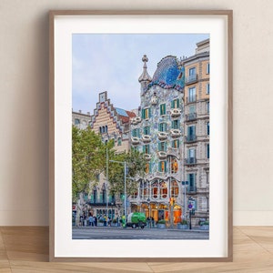 Casa Batlló II, Barcelona Architecture, house designed by Antoni Gaudi - DIGITAL PRINT, Printable Wall Art Photography