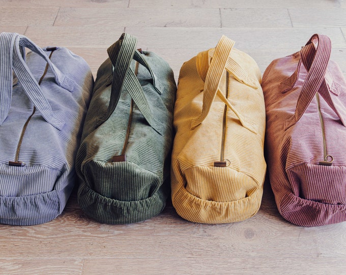Vintage 80 s Camp Inn Canvas Zip Top Duffle Bag Side Pockets USA
