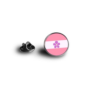 sapphic flag pin- WTFromantic or Whatromantic - Minimalist Flag - snap pin - magnifying glass pin 16mm