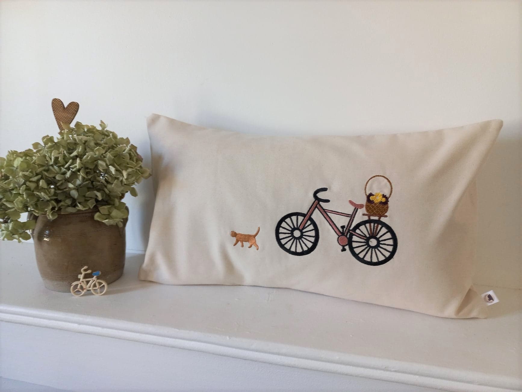 Housse de Coussin en Coton Broderie Vélo et Chat