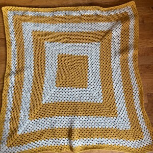Grand-mère Square Afghan