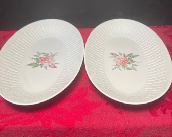 Pair of Hutschenreuther Excellenz Rosita Pattern Oval Serving