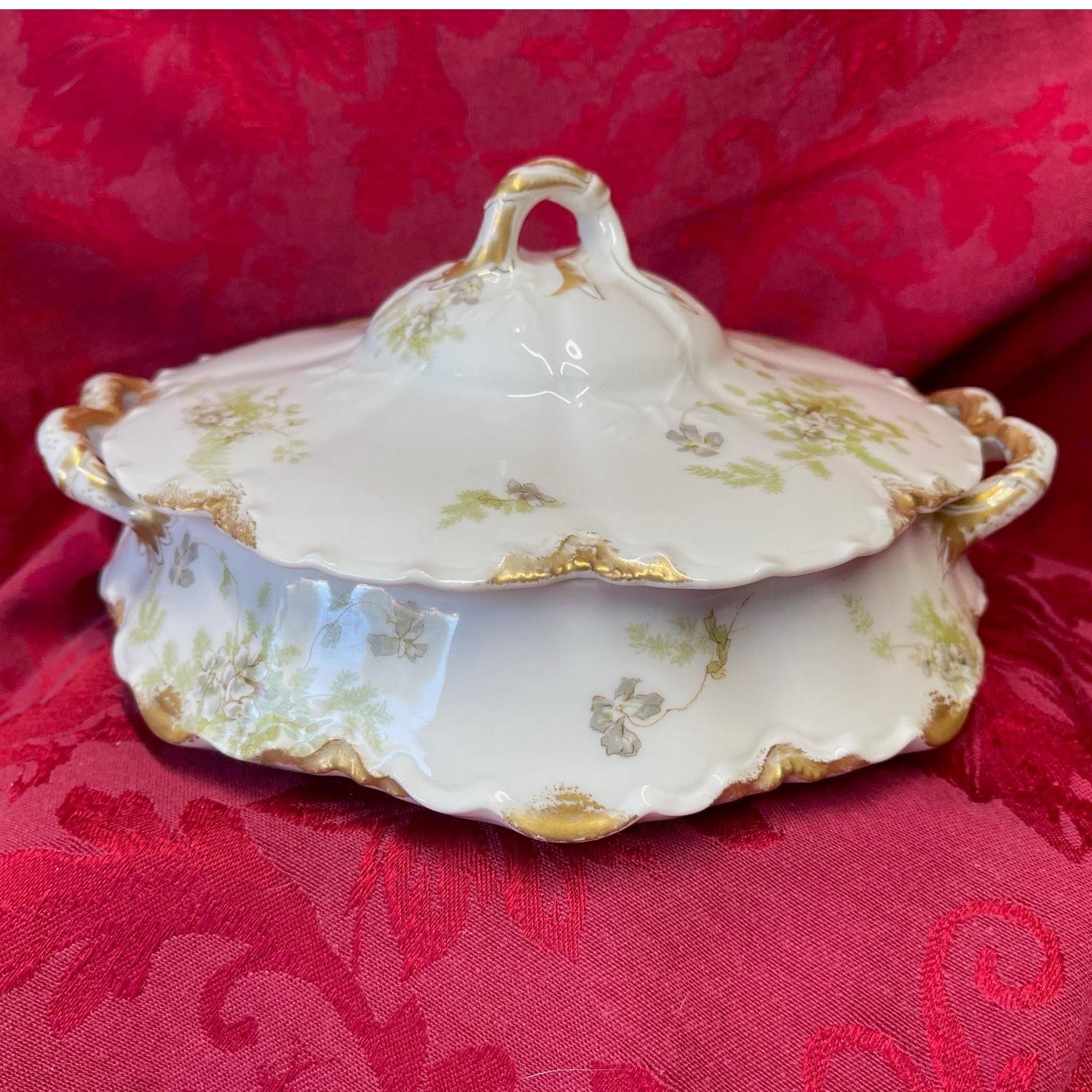 Haviland & Co Limoges France Round Vegetable Dish With Lid White