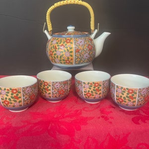 Japanese Arita-Yaki Porcelain Tea Set Tea Pot 4 Teacups Made in Japan