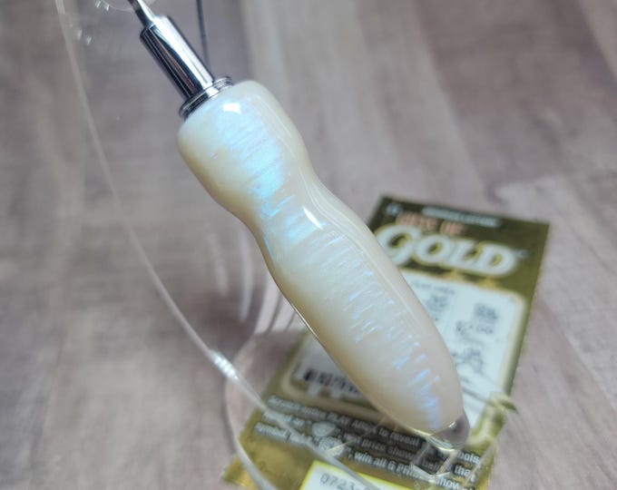 Lotto ticket scratcher scraper; white pearl