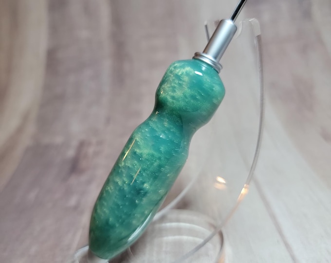 Handmade seam ripper, "Green Pearl" Ergonomic sewing and quilting gift
