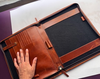 Pasta de couro personalizada com fichário de 3 argolas, porta-bloco de notas A4 e organizador de documentos.