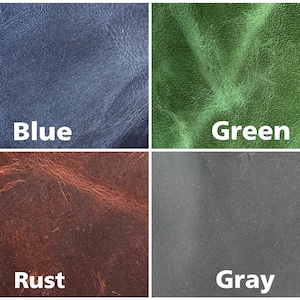 Puede incluir: Una cuadr&iacute;cula de cuatro paneles que muestra muestras de cuero texturizado en azul, verde, &oacute;xido y gris. Cada secci&oacute;n presenta el nombre del color en texto blanco sobre el material. El cuero muestra patrones de grano, pliegues y variaciones.