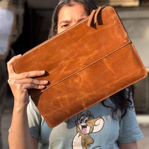 Custodia Premium per MacBook, in vera pelle con nome personalizzato fino a 16 pollici, custodia per laptop personalizzata, regalo per lui